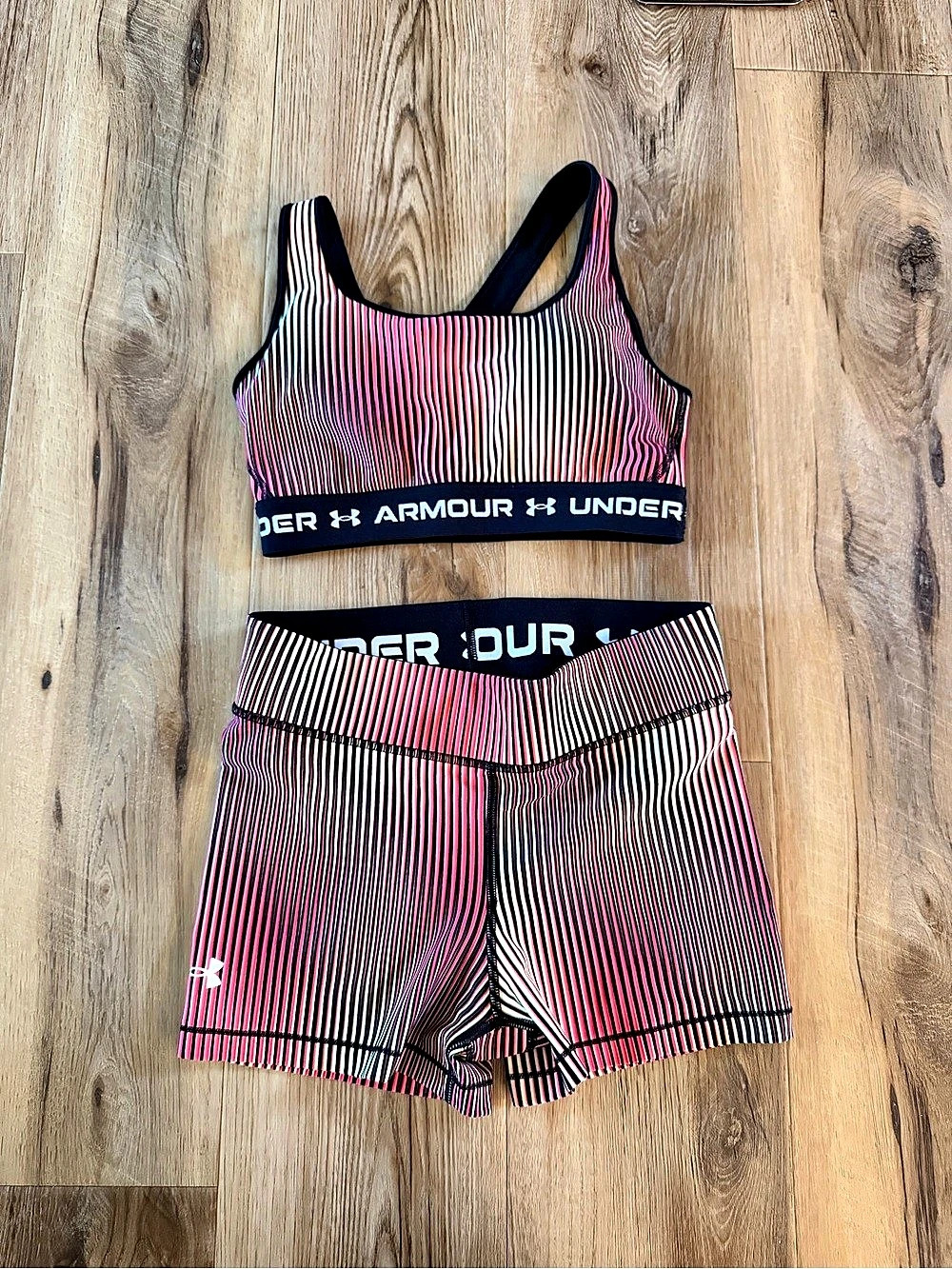 Under Armour vertical gradient striped set- Size Medium